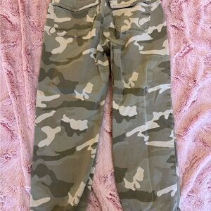 Wonder Nation Kids Camouflage Casual Bottoms capris fits like 0/2